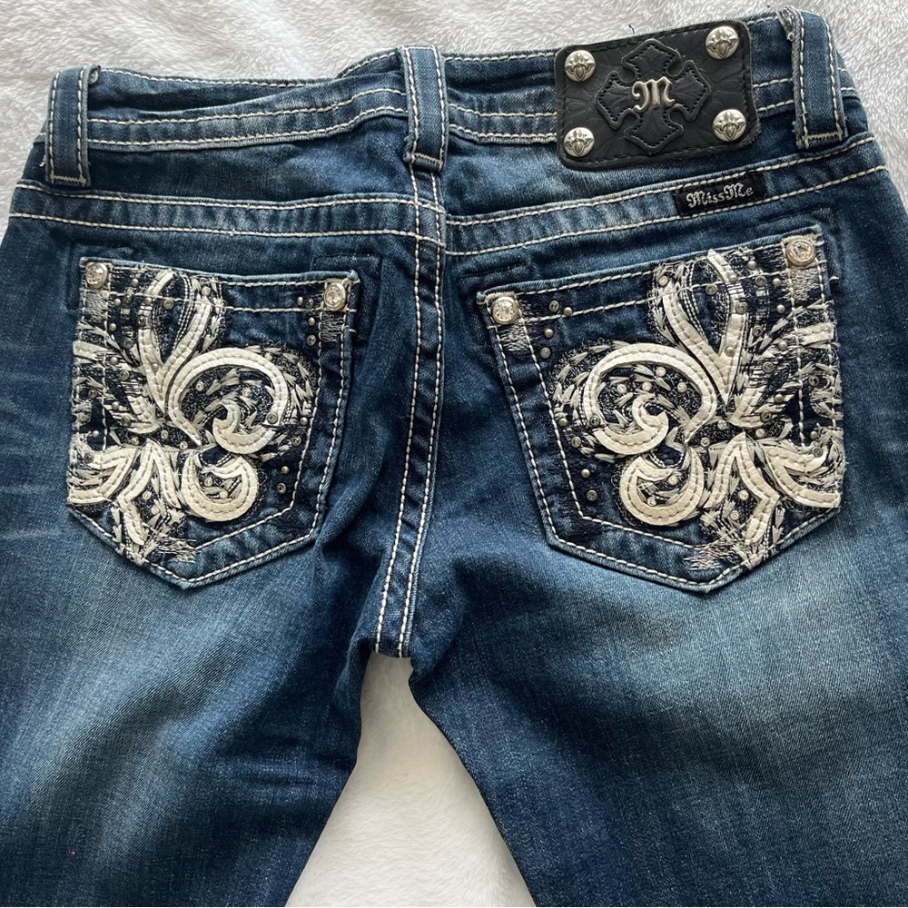 Size 27 Miss Me jeans